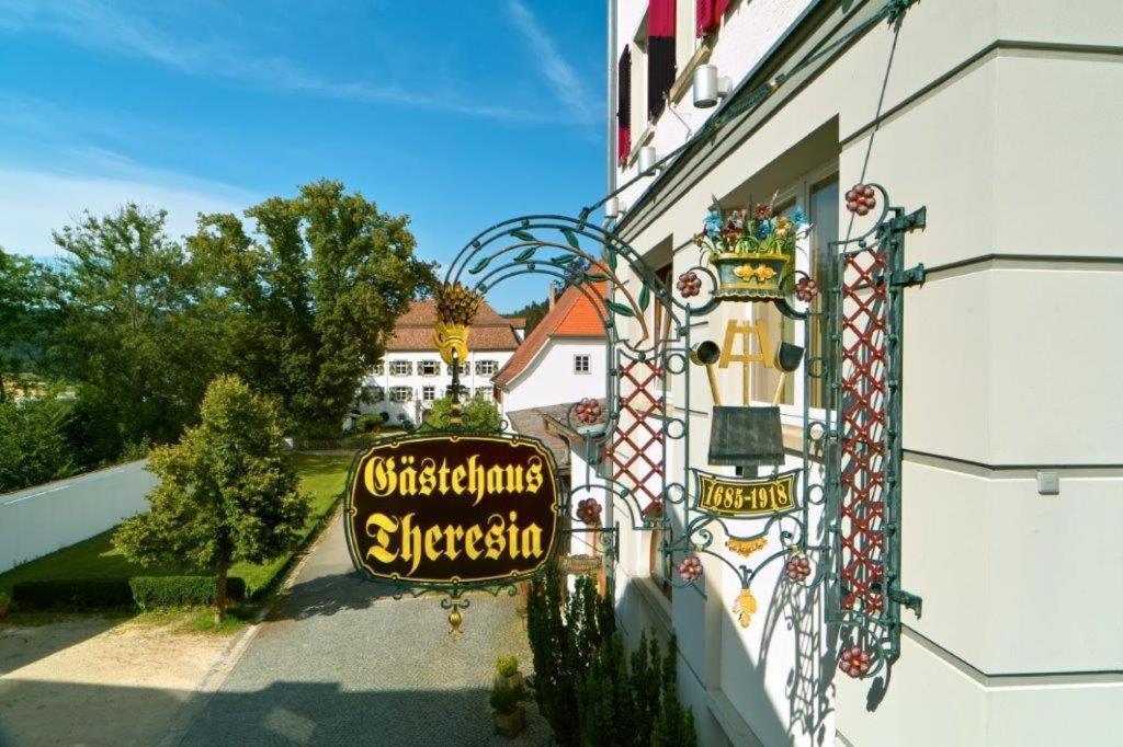 Hotel Gaestehaus Theresia Garni Muhlheim an der Donau Exterior photo
